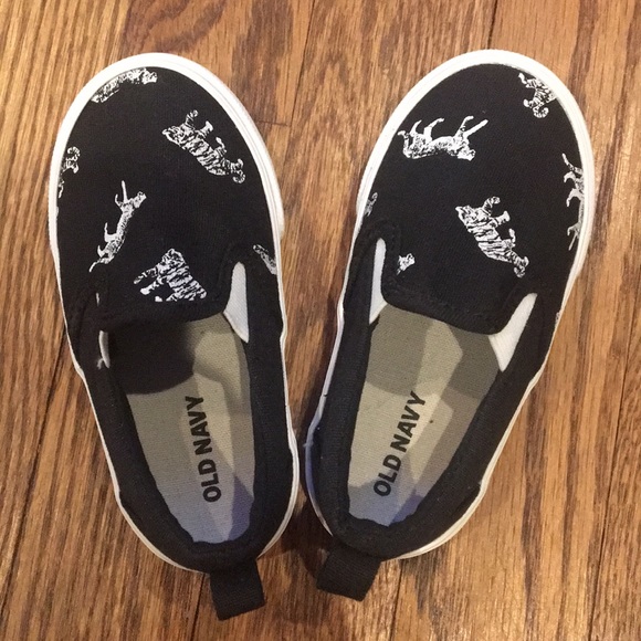 💥3/$25💥 Old Navy tiger slip-ons 🐅 - Picture 4 of 4